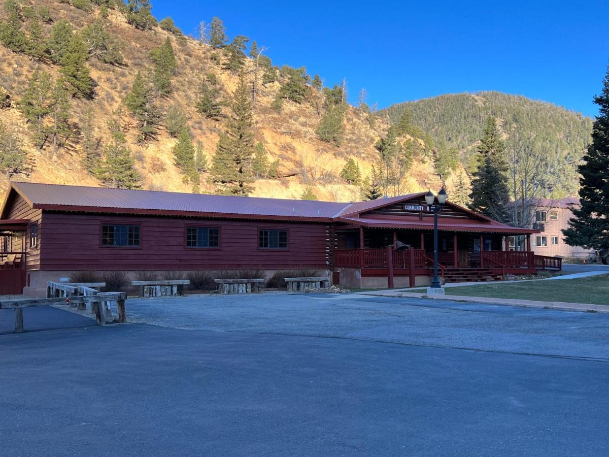 Mountain View Lodge เรดริเวอร์ ภายนอก รูปภาพ