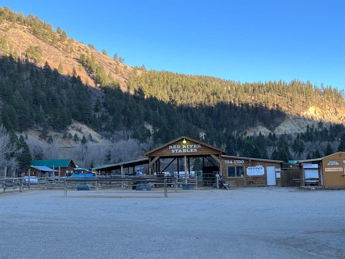 Mountain View Lodge เรดริเวอร์ ภายนอก รูปภาพ